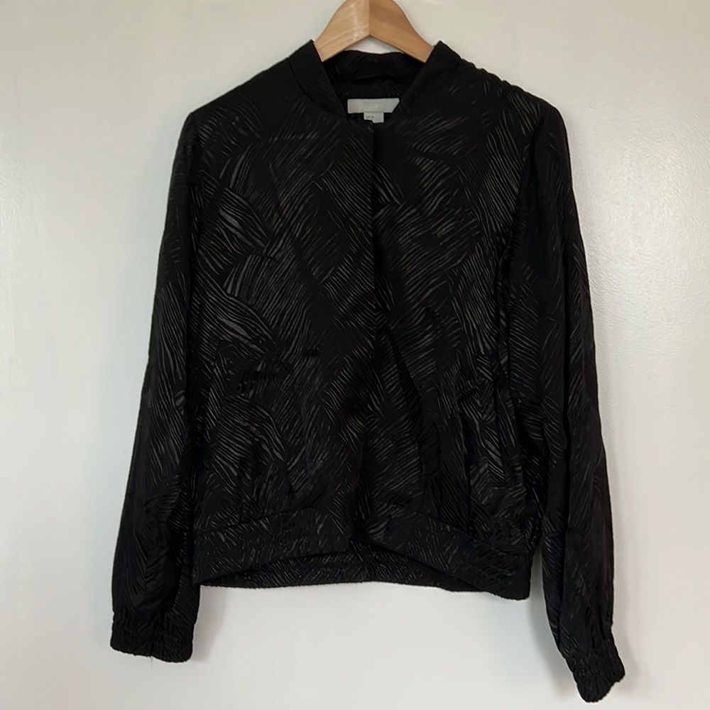 H&M. Black patterned bomber. Size 8.